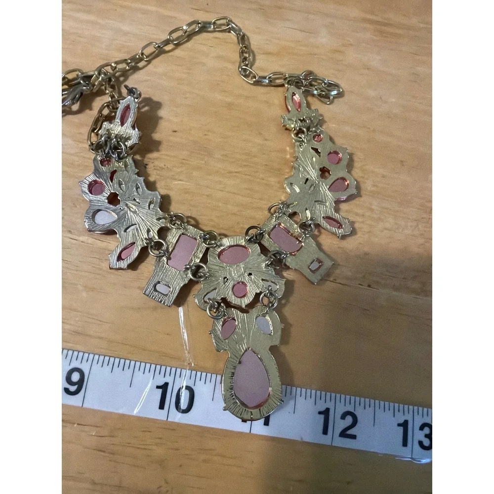 Coral Pink Bib Statement Necklace Gold Tone Resin Stone Floral Teardrop‎ Chunky